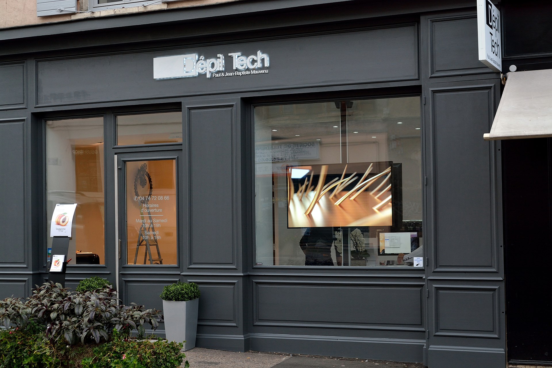 Ecran vitrine Institut DepilTech